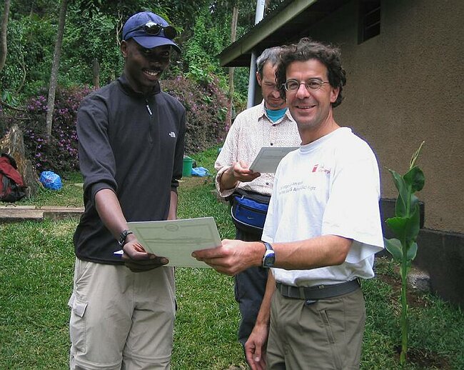 Stephan receives his certificate